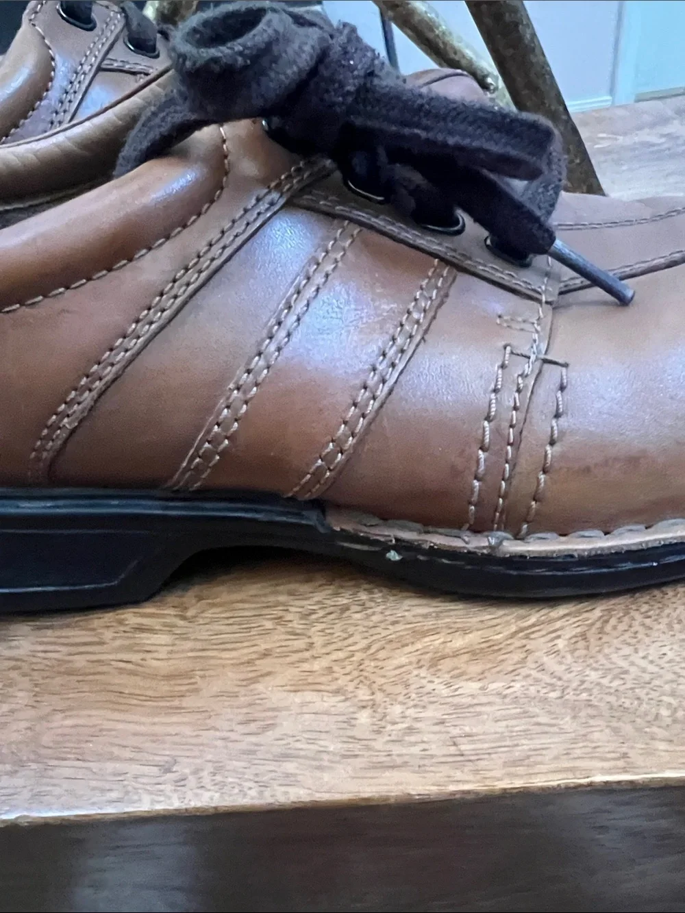 Clarks Men's Tan Leather Lace-Up Oxfords
